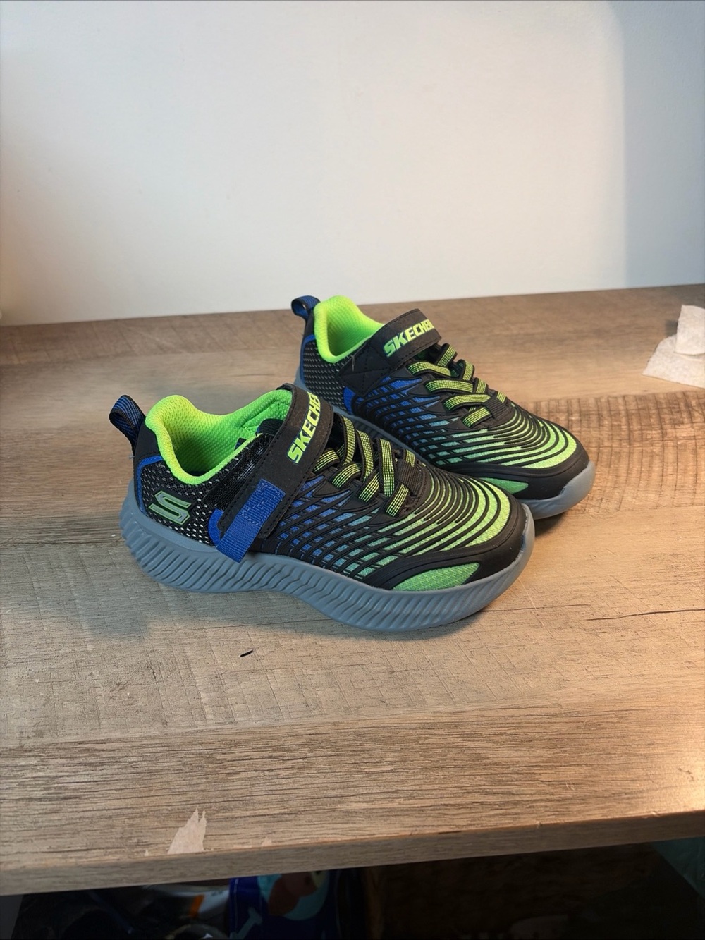 Skechers Air-Cooled Memory Foam Boys Size 12 Sneakers Blue Green Grey